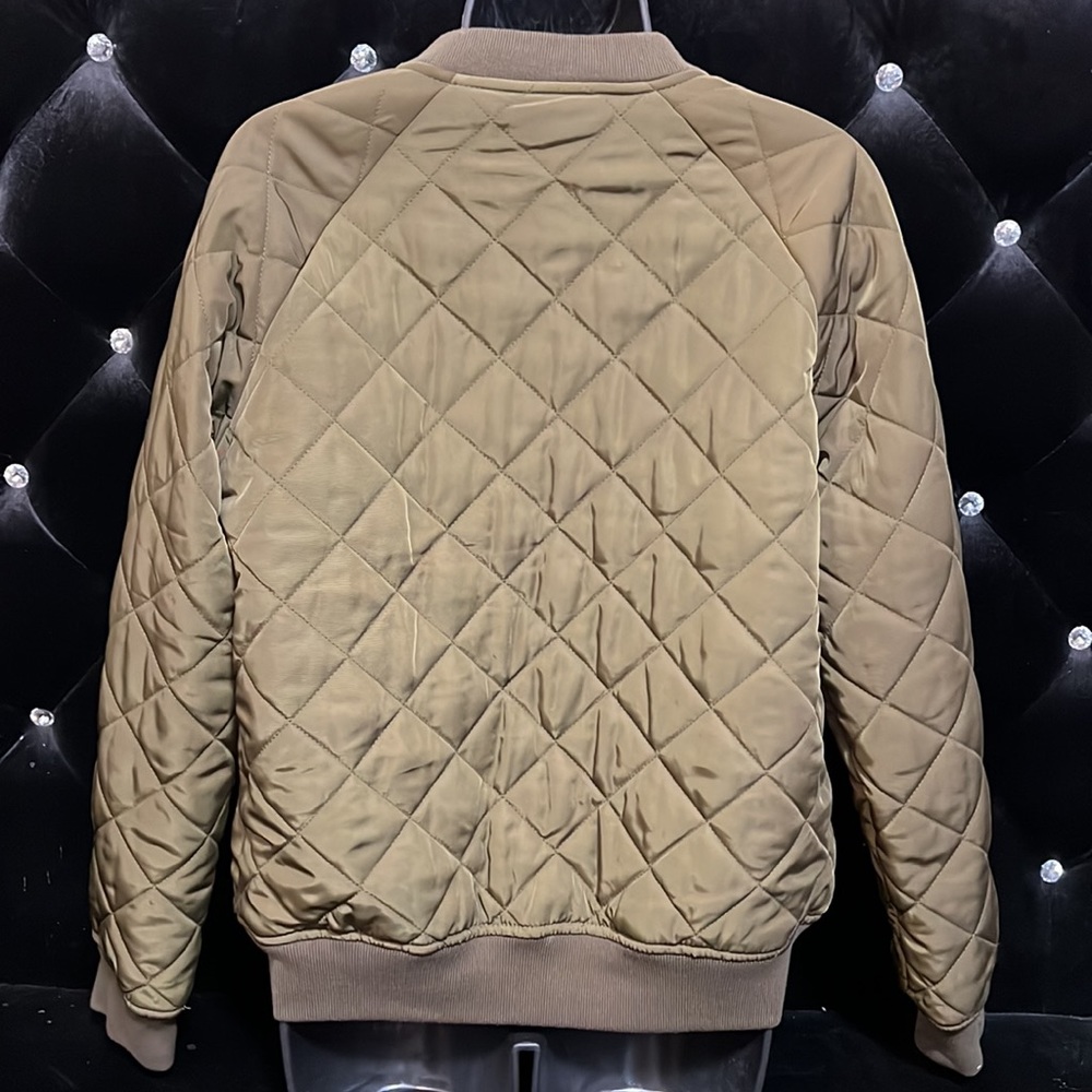 Forever 21 Quilted Satin Bomber Jacket in Olive Green. - Picture 4 of 7